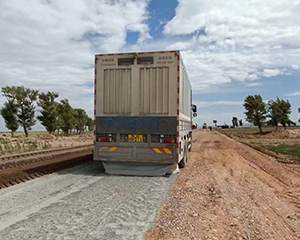 九州陆达牌粉料撒布车助力陕西榆林道路建设